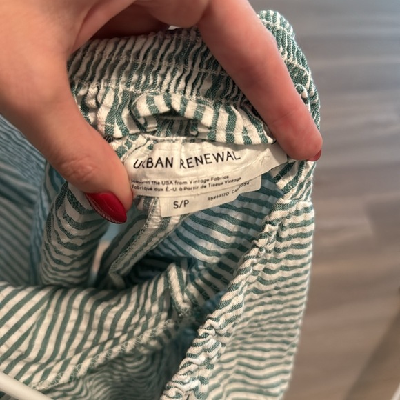 Urban outfitters off the shoulder dress - Picture 3 of 3